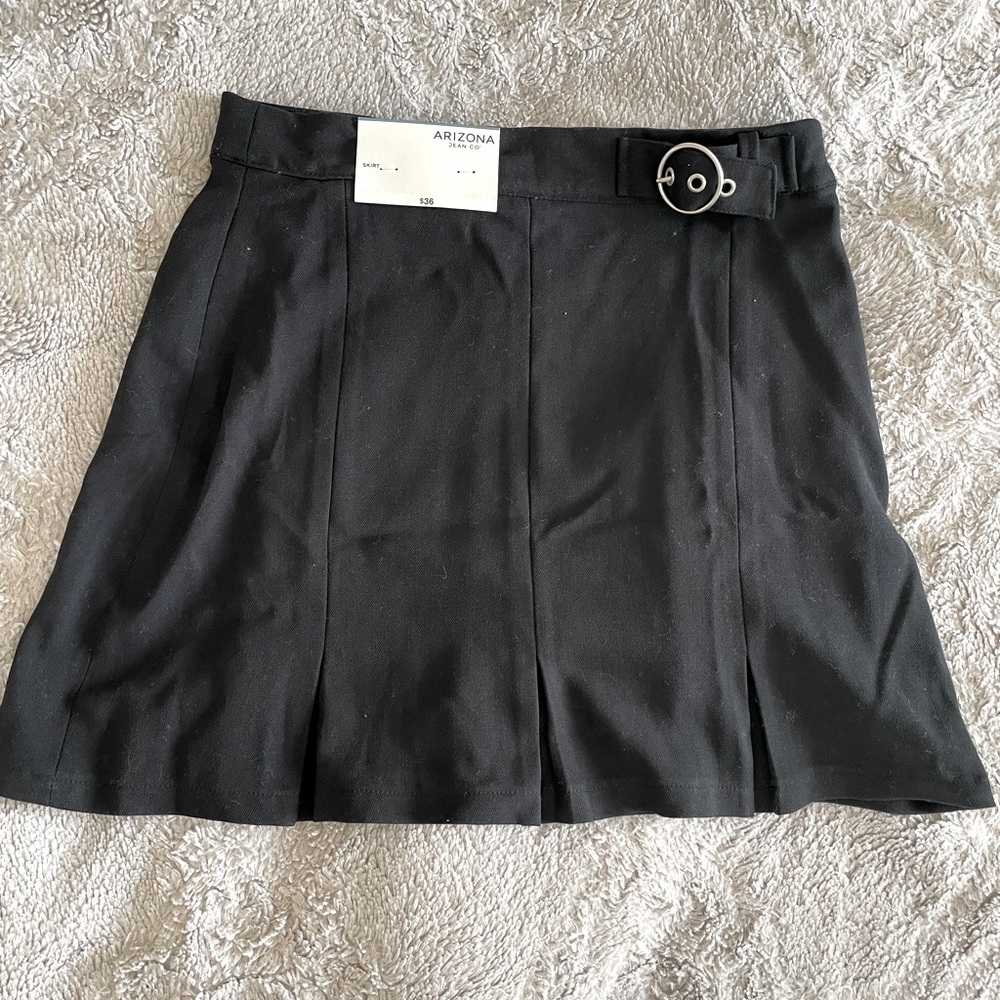 BNWT! Pleated mini skirt